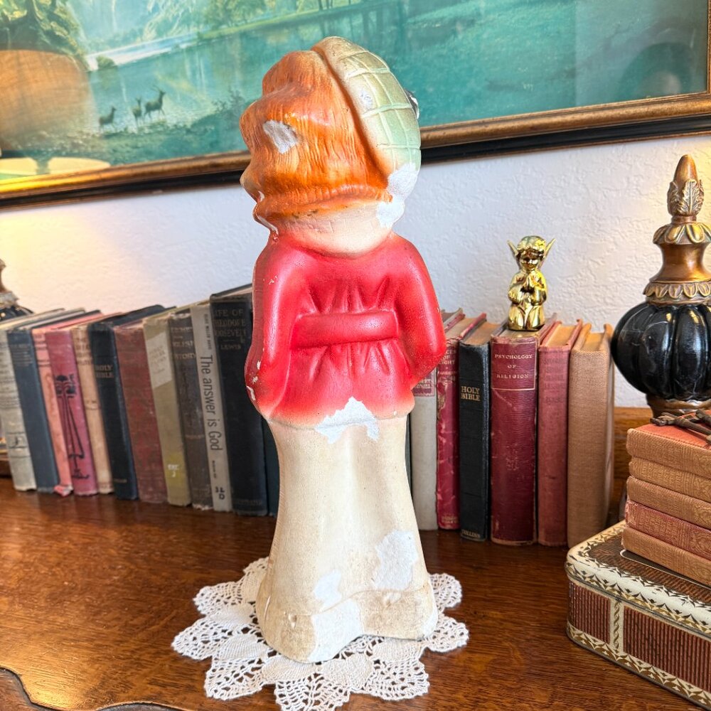 1930s Large Chalkware Carnival Prize Young girl with hat statue - Picture 9 of 17